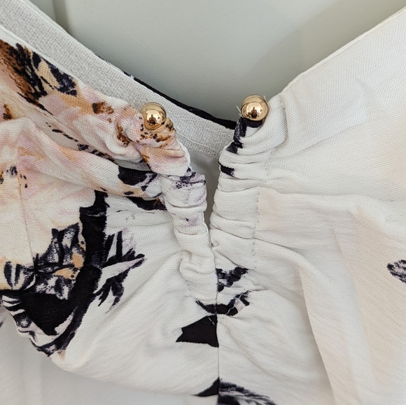 City Chic Floral Dress - Picture 2 of 2